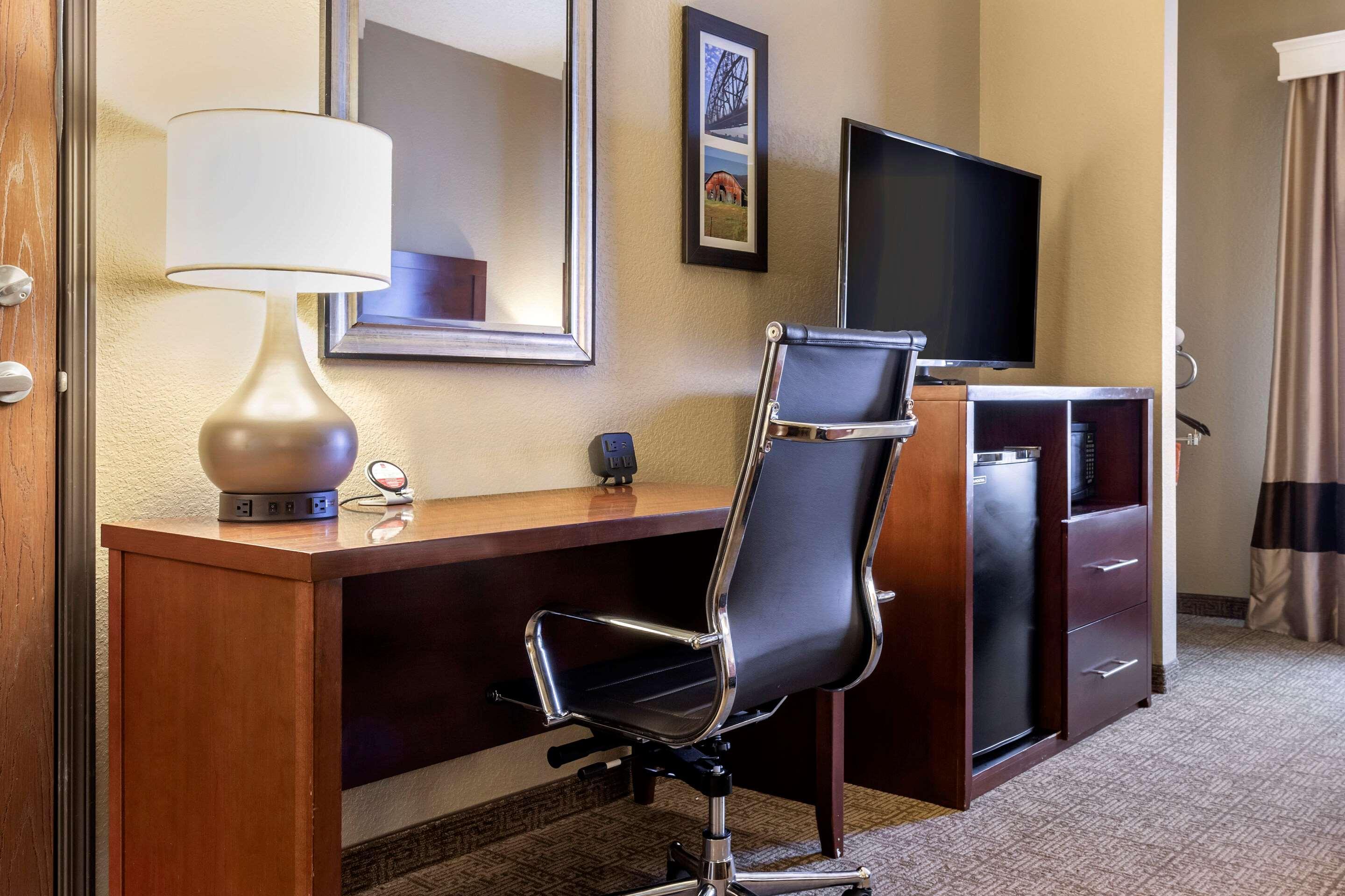 คอมฟอร์ต สวีท โจนส์โบโร ยูนิเวอร์ซิตี้แอเรีย Hotel ภายนอก รูปภาพ