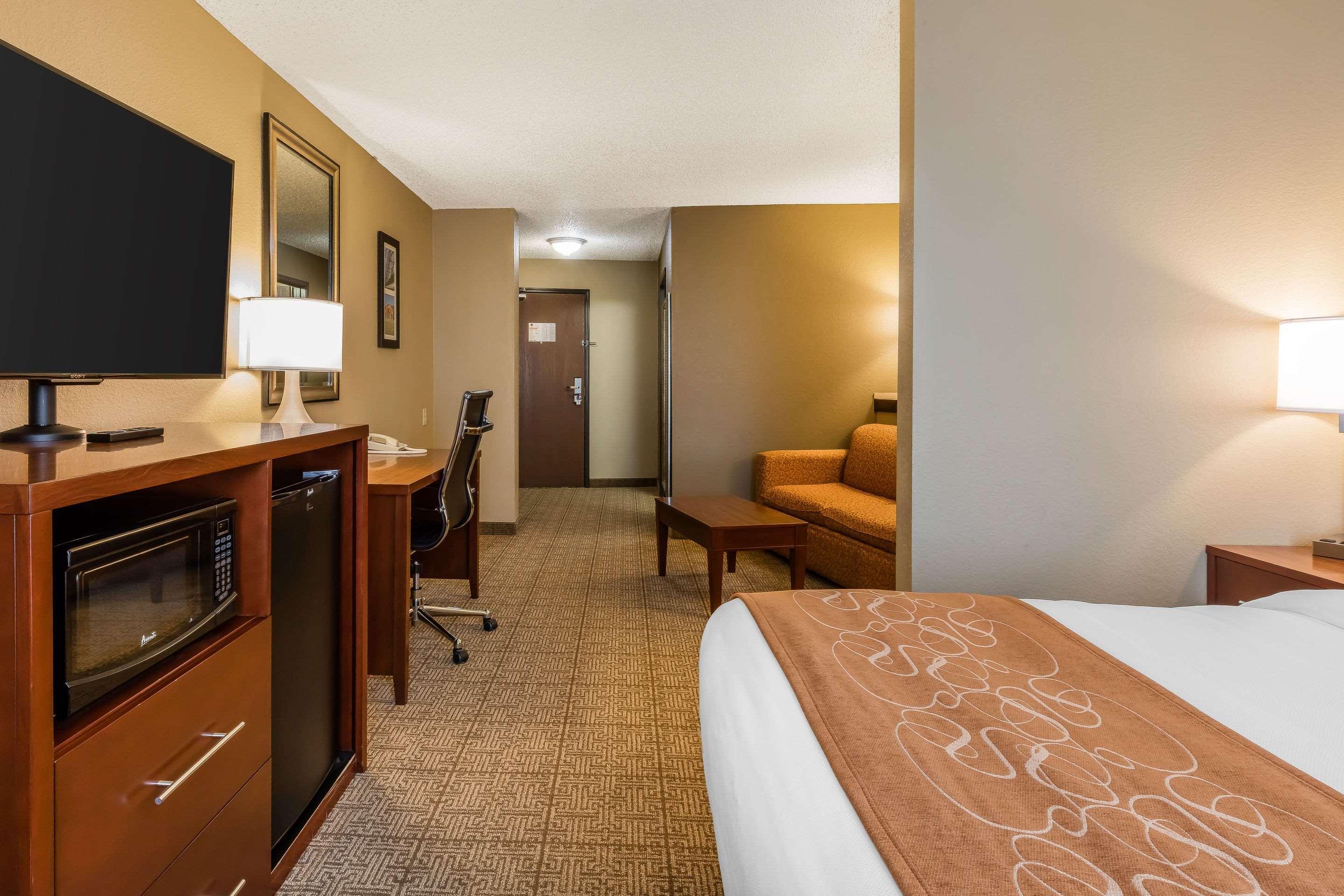 คอมฟอร์ต สวีท โจนส์โบโร ยูนิเวอร์ซิตี้แอเรีย Hotel ภายนอก รูปภาพ